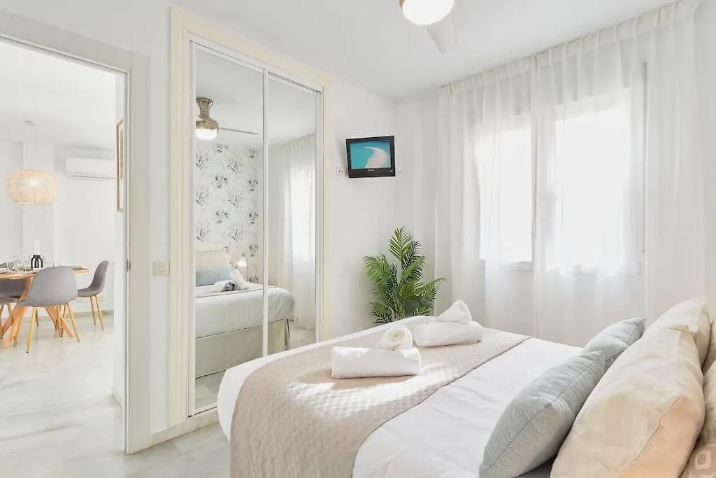 Erisa I Apartament La Carihuela 100 Mts Beach Torremolinos Spain